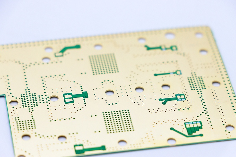 PCB схемаларының артықшылықтары мен кемшіліктерін қалай бағалау керектігі туралы